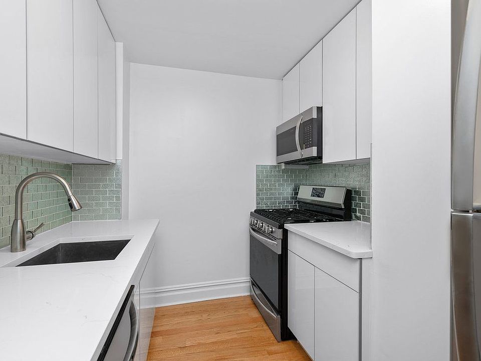 1st image of 13317 Sanford Ave APT 5N