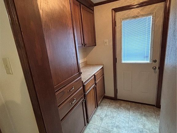 5th image of 503 Burns Ave