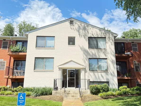 125 Driveway Clubhouse H, Leesburg, VA 20175