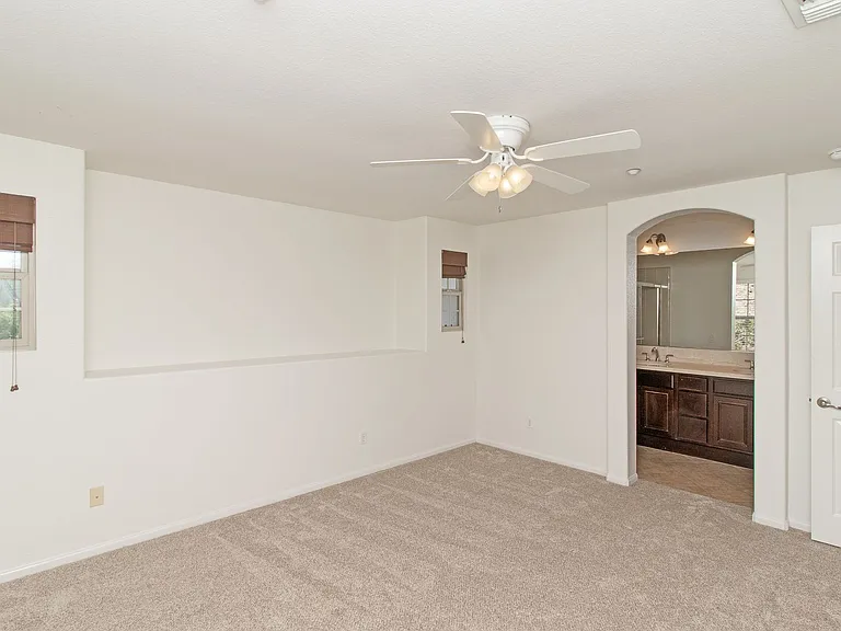 2110 Silverado St — Photo 33