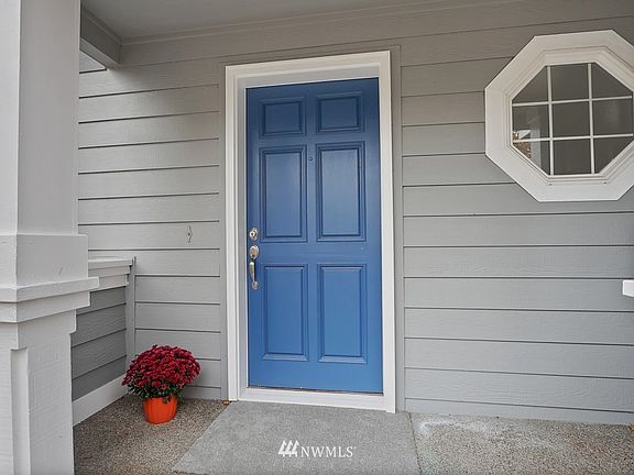 5th image of 20001 123rd Street Ct E