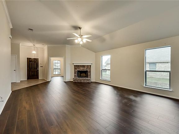 3rd image of 1312 Trent St
