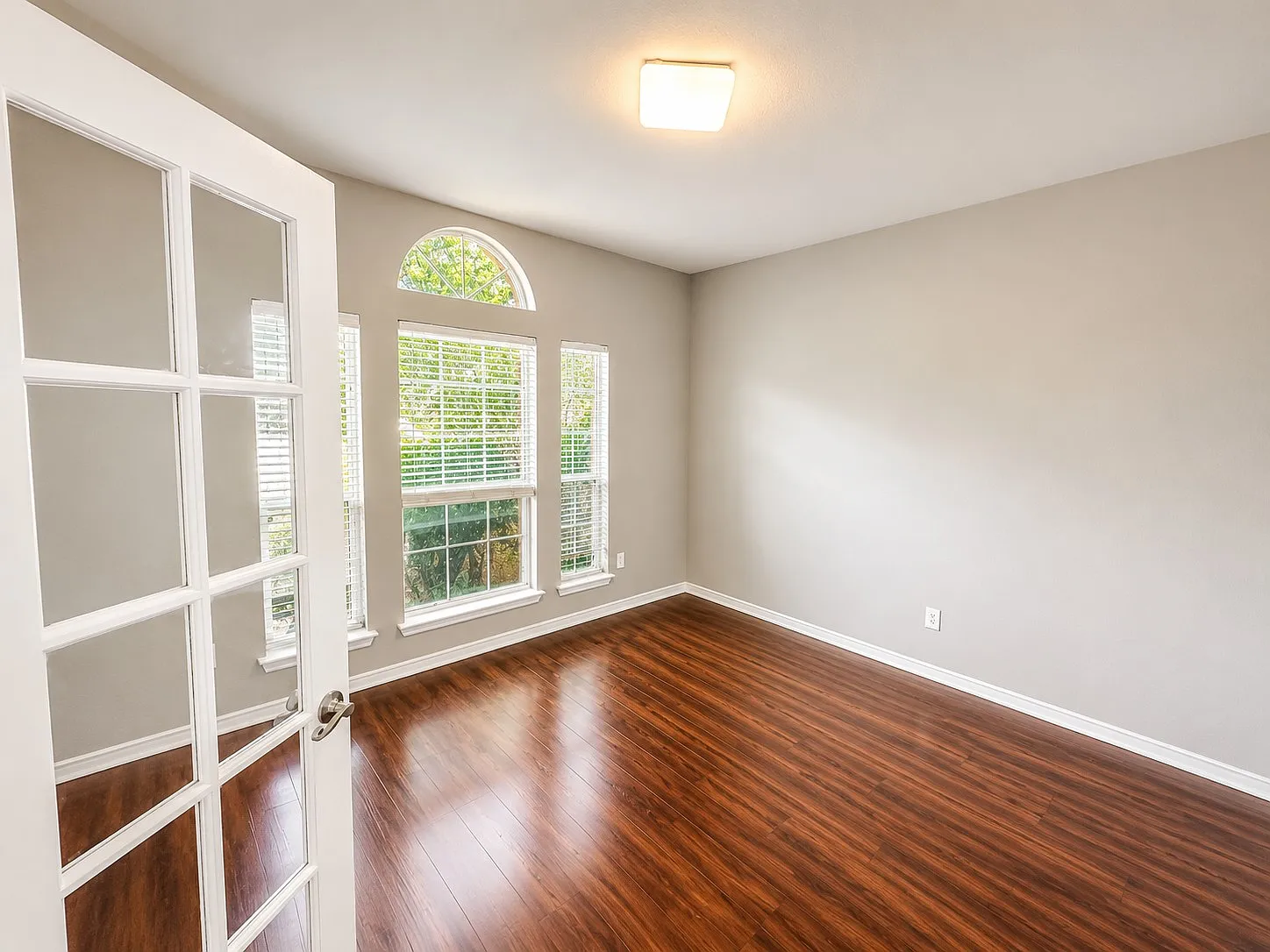 4 bed, 1880 sqft, $2,500 — Photo 3