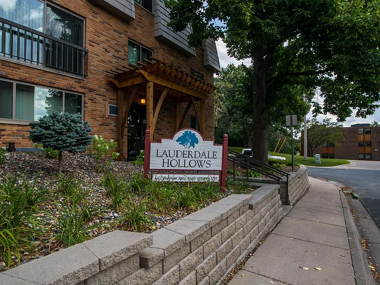 Lauderdale Hollows Apartments — Photo 9