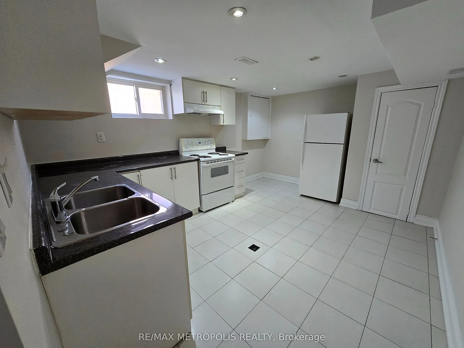 2 bed, $1,800 — Photo 3