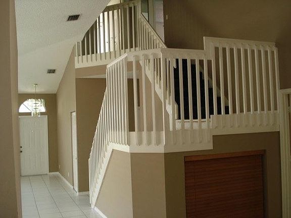 4th image of 2209 SW Olympic Club Ter