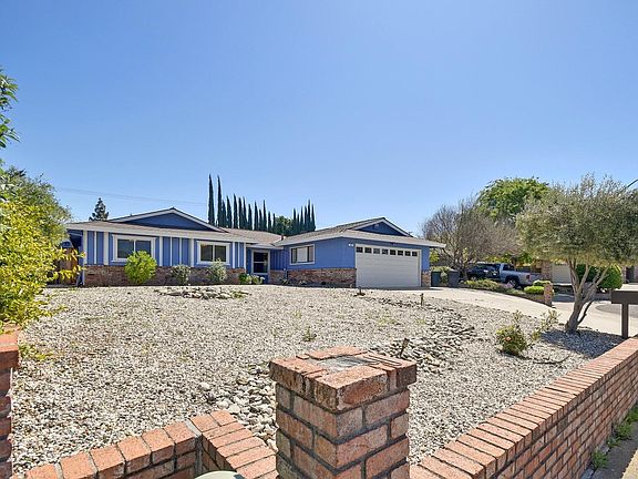 2nd image of 1004 Oriole Court