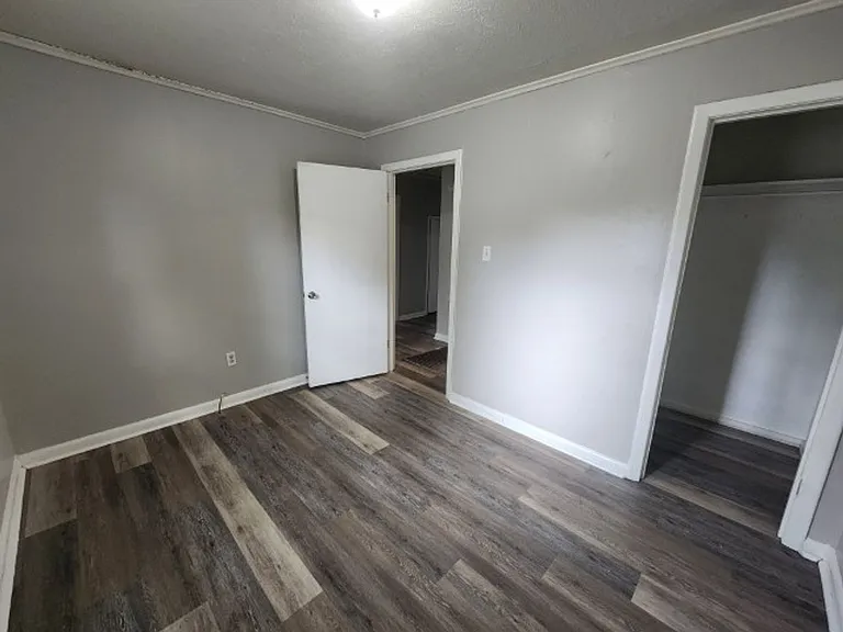 1805 W 35th St — Photo 14