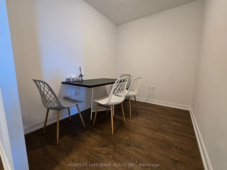 275 Village Green Sq #2520 — Photo 8