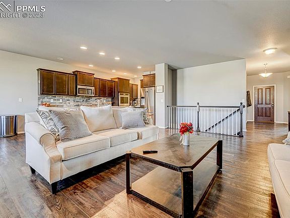 5th image of 9802 Emerald Vista Dr