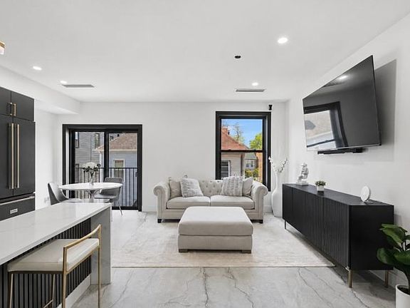4th image of 9 Minerva St #2