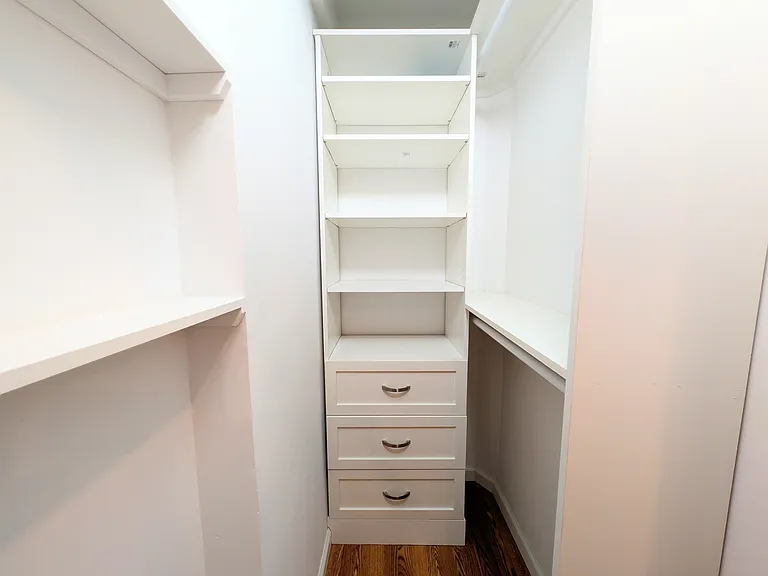 433 W 34th St #3M — Photo 6