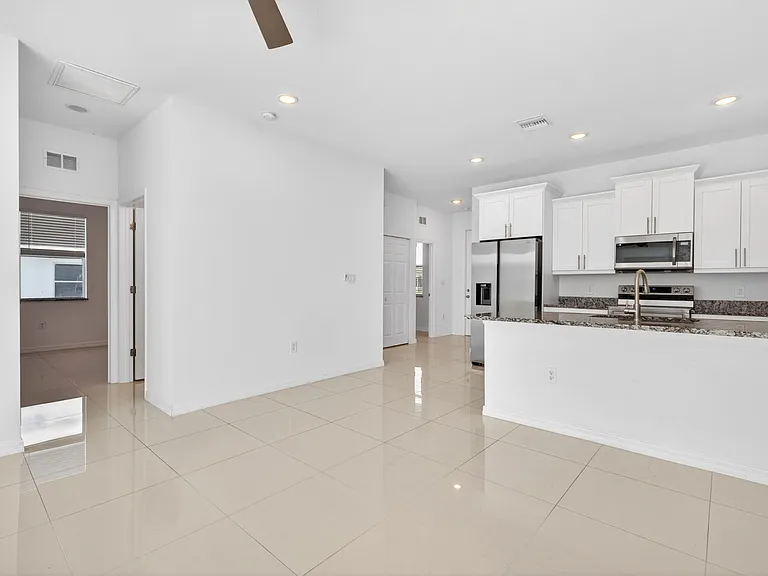 4713 25th St SW — Photo 9