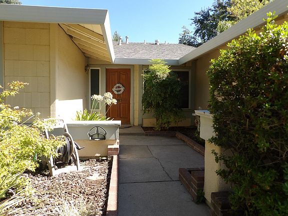 5th image of 8212 Canyon Oak Dr