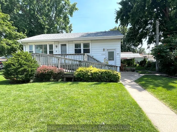 2203 W North Front St, Grand Island, NE 68803