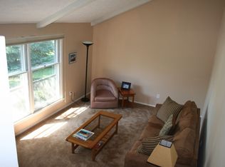 116 Gaslight Ln, Rochester, NY 14610