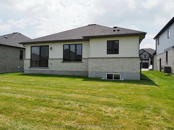 3rd image of 28 Sycamore Dr