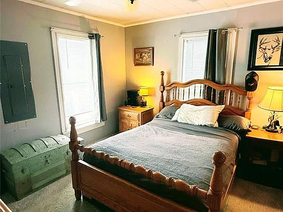 5th image of 209 Snyder Ave