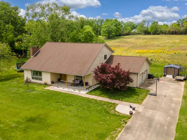 11499 Laurelwood Ln, Carbondale, IL 62901