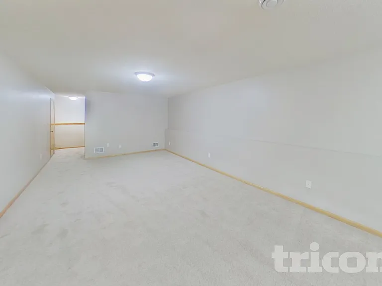 10883 Tyler Ct NE — Photo 15
