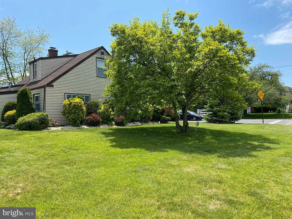 2nd image of 1101 Tomlinson Rd