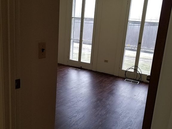 3rd image of 2993 N Creek Rd APT 4