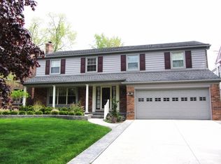 588 Rivard Blvd, Grosse Pointe, MI 48230