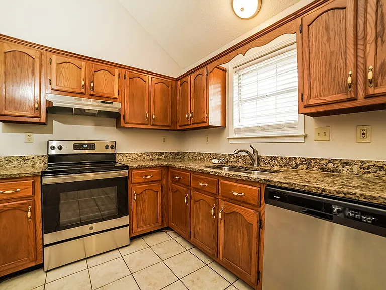 5618 Heather View Dr — Photo 6