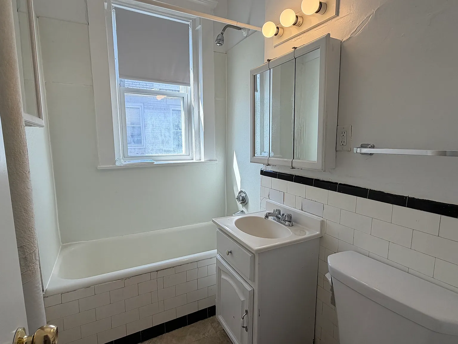 1 bed, 750 sqft, $2,250 — Photo 3