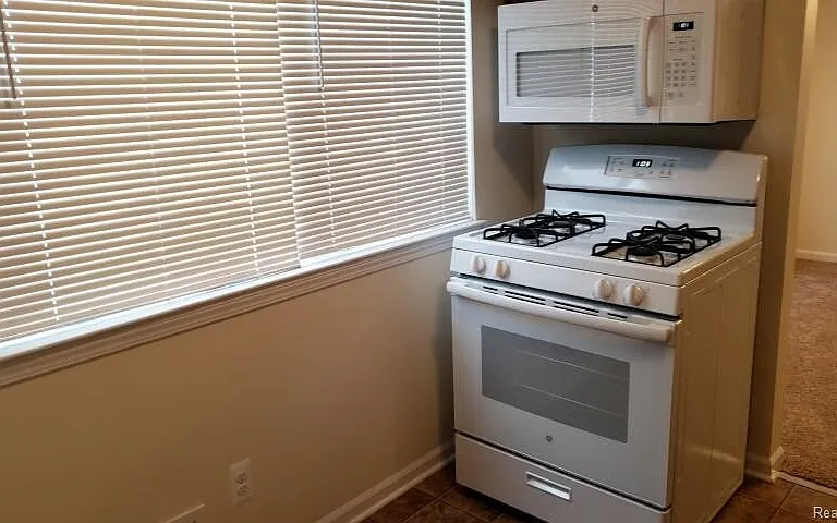 518 E Troy St #1 — Photo 7
