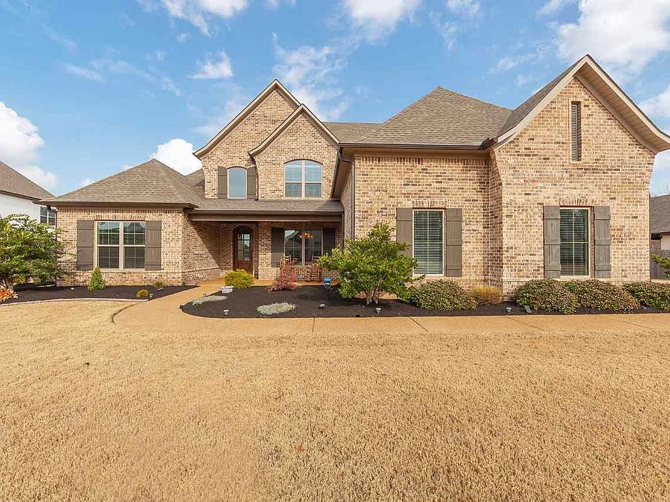 1st image of 365 Stornaway Dr