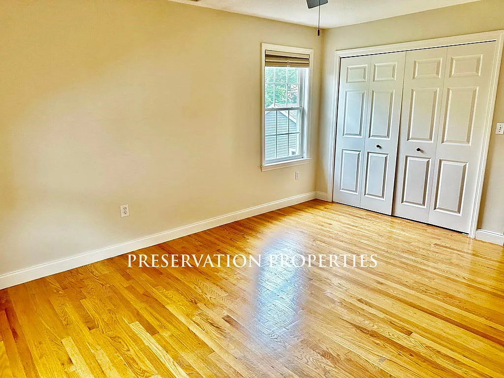 3 bed, 2.5 bath, 1650 sqft, $4,300 — Photo 4