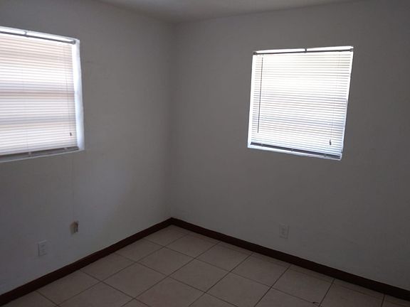 5th image of 519 NW 8th Ave APT 2