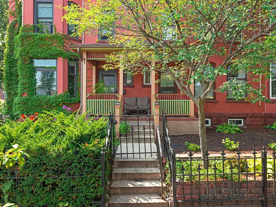 3 W 33rd St