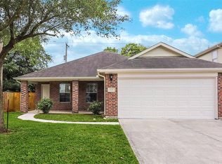 121 S Heritage Oaks Dr, Texas City, TX 77591