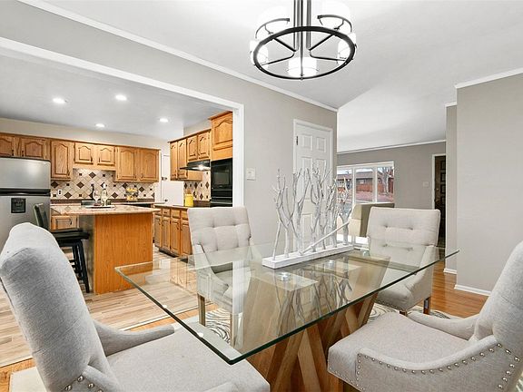 5th image of 4055 W Dartmouth Ave