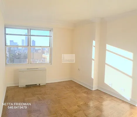 Rented by Manhattan Connection | media 38