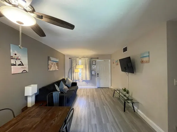 1702 NE 9th St, Fort Lauderdale, FL 33304