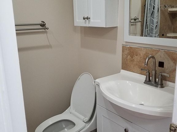4th image of 10029 Ferndale St #1