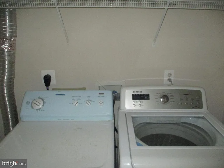 12005 Kemps Landing Cir — Photo 23