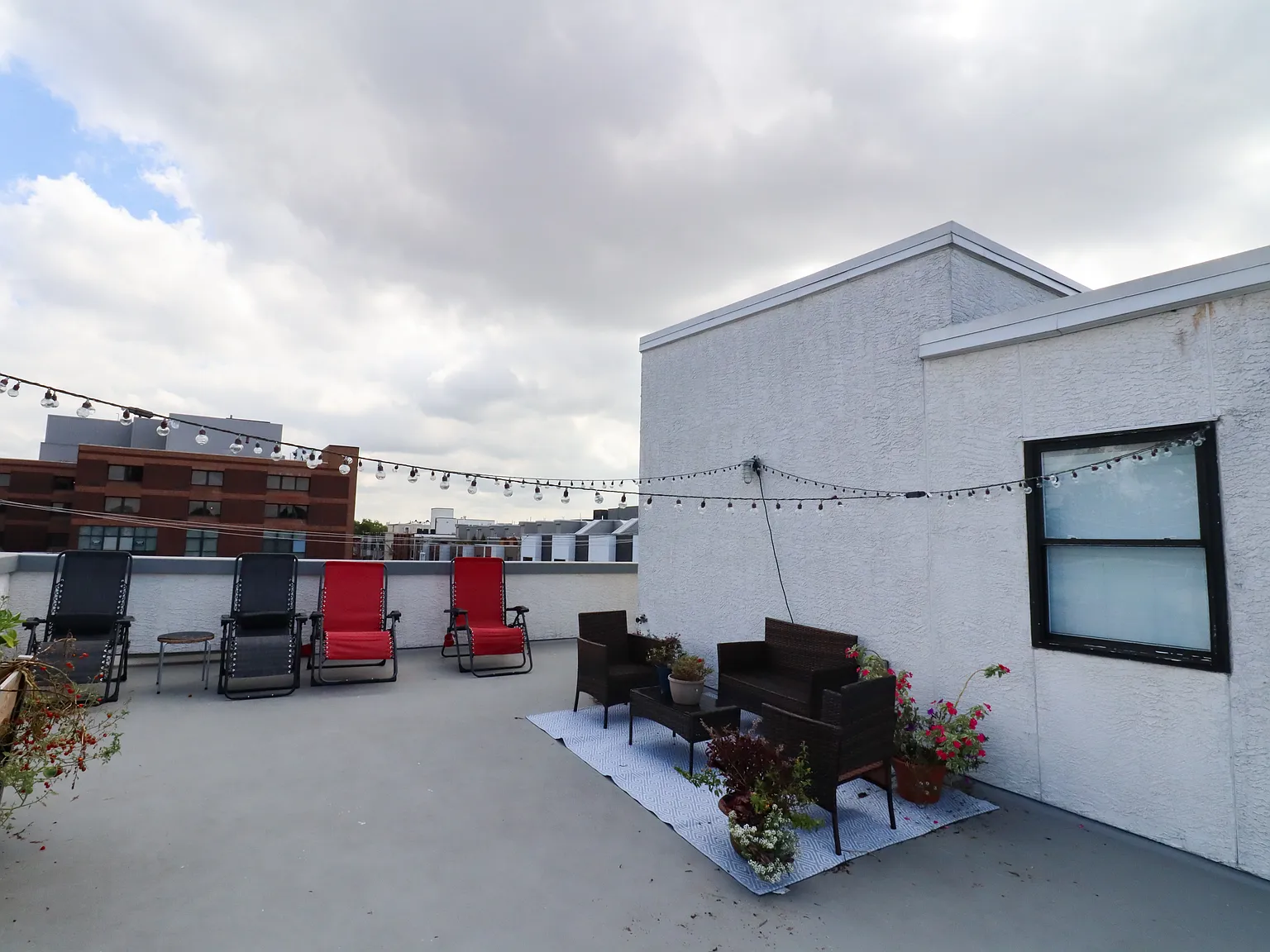 3 bed, 1300 sqft, $2,600 — Photo 4