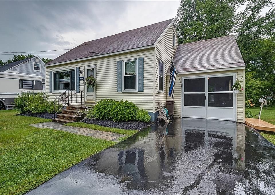1st image of 217 Desilva St
