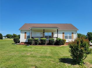 133 Blueridge View Ln, Mount Airy, NC 27030