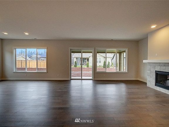 5th image of 14312 189th Street E