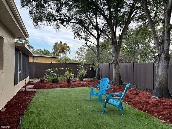 3rd image of 10270R 63rd Ln N