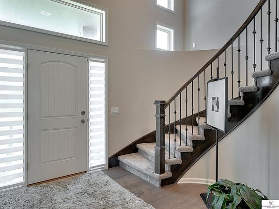 5th image of 18981 Manderson St