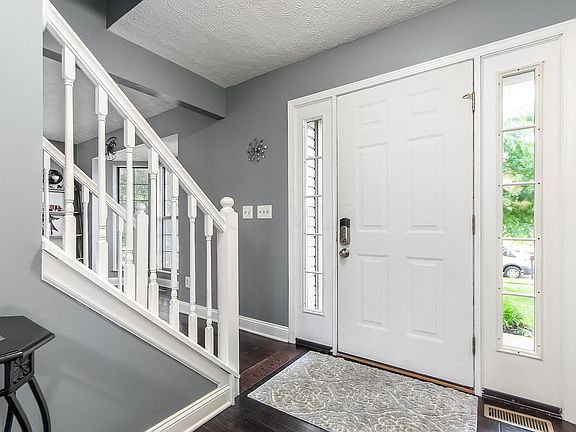 3rd image of 1822 Royal Oak Dr