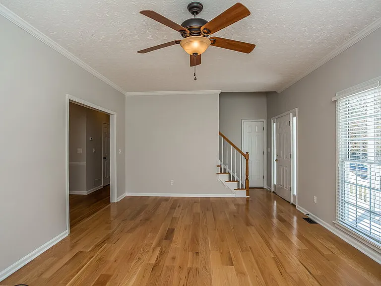 374 Nantucket Way — Photo 3