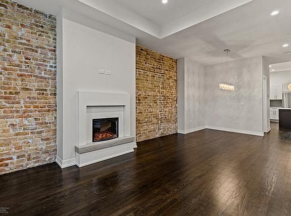 5th image of 812 S Oakley Blvd
