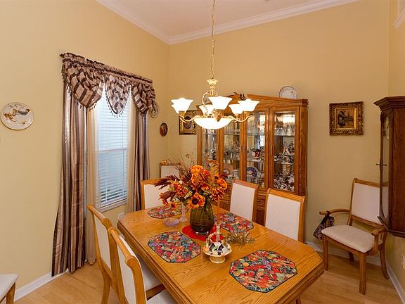 5th image of 2506 Gables Dr